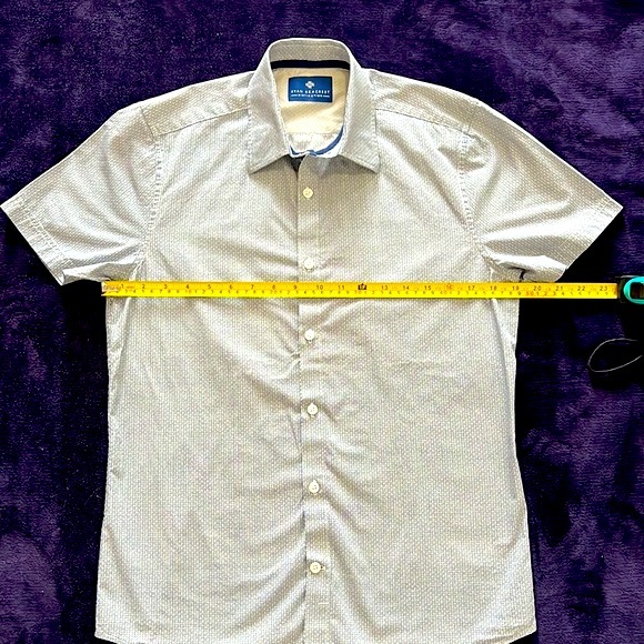 Ryan Seacrest Short Sleeves Button Down Blue Pattern Shirt Small - Picture 5 of 7